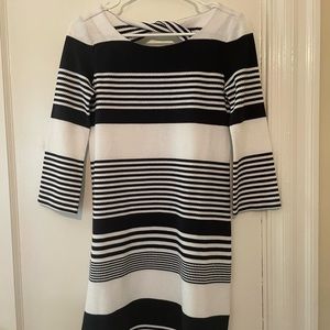 Lilly Pulitzer navy and white striped dress in a size XS